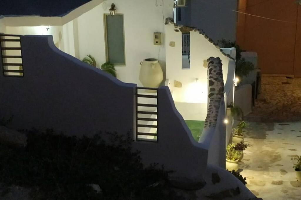 Sonia'S Luxury Apartment With Jacuzzi 카밀라리 외부 사진