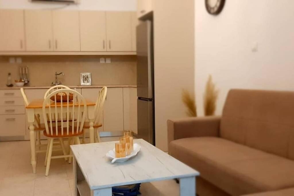 Sonia'S Luxury Apartment With Jacuzzi 카밀라리 외부 사진