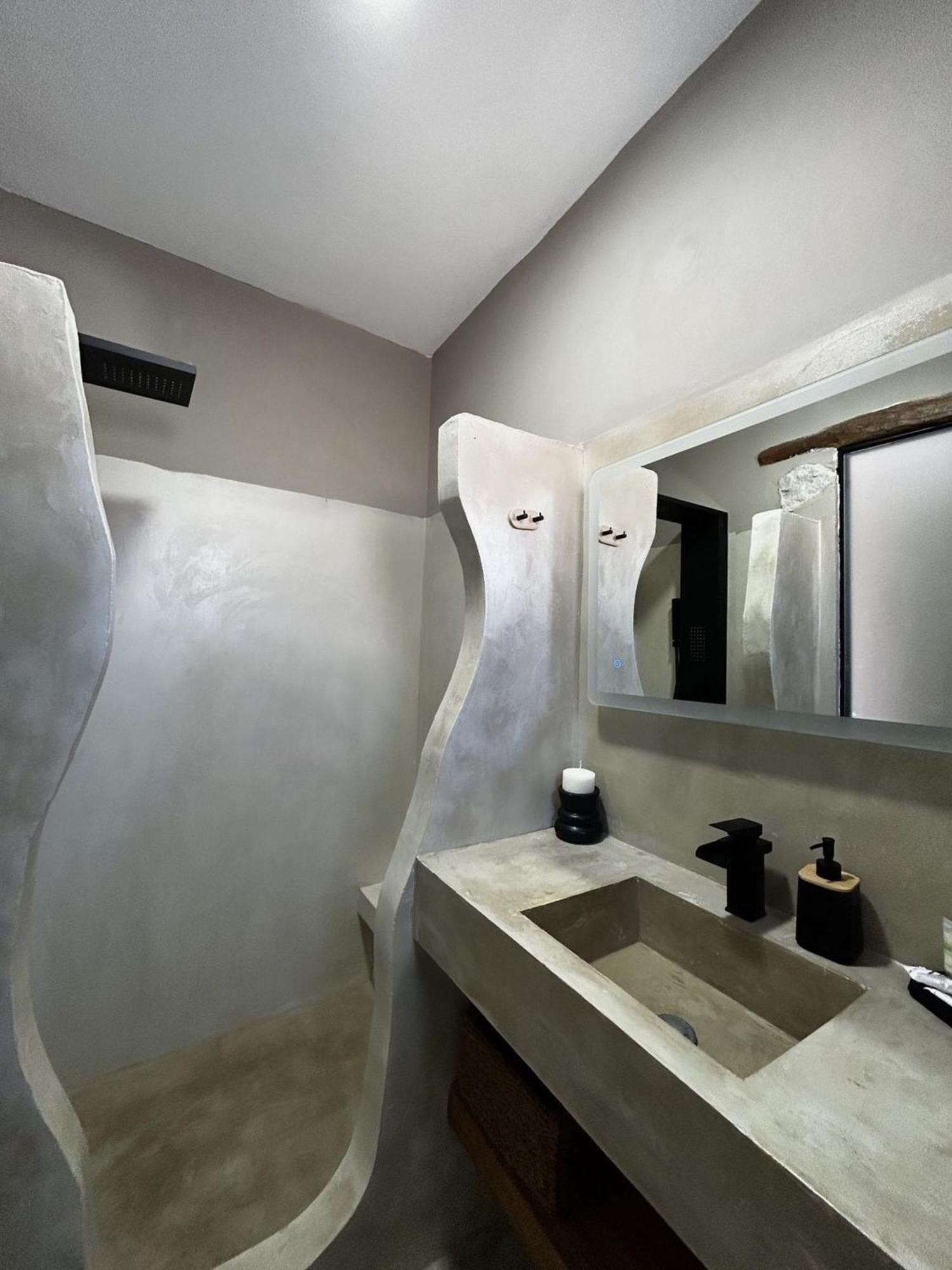 Sonia'S Luxury Apartment With Jacuzzi 카밀라리 외부 사진