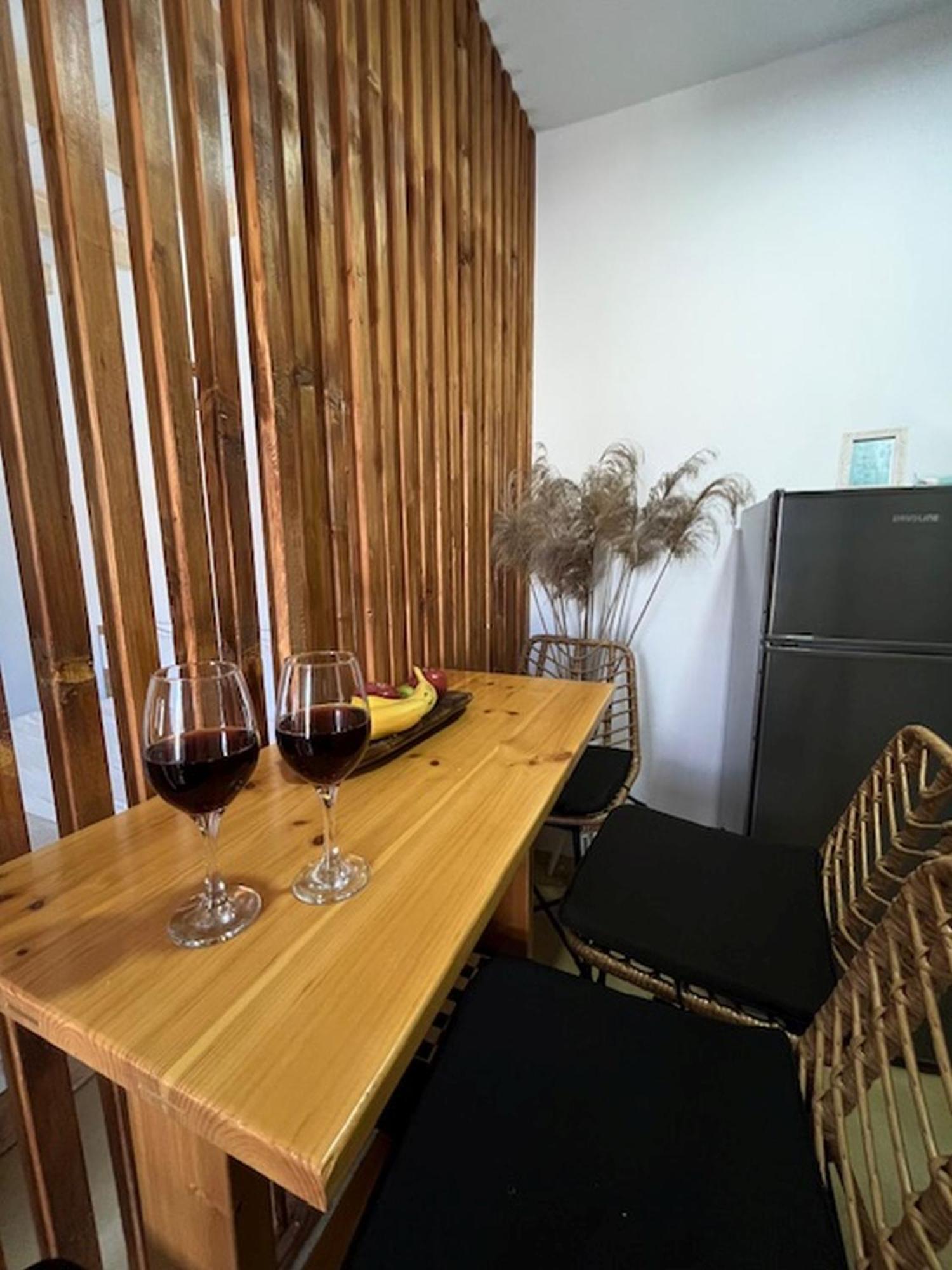 Sonia'S Luxury Apartment With Jacuzzi 카밀라리 외부 사진