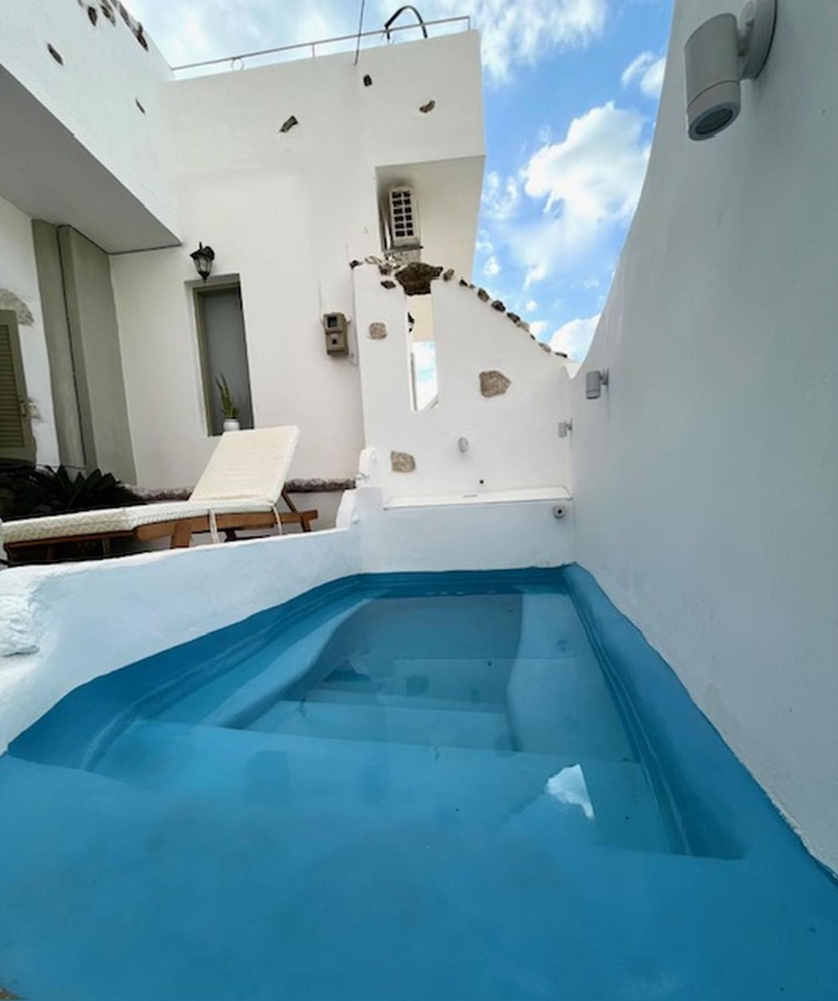 Sonia'S Luxury Apartment With Jacuzzi 카밀라리 외부 사진